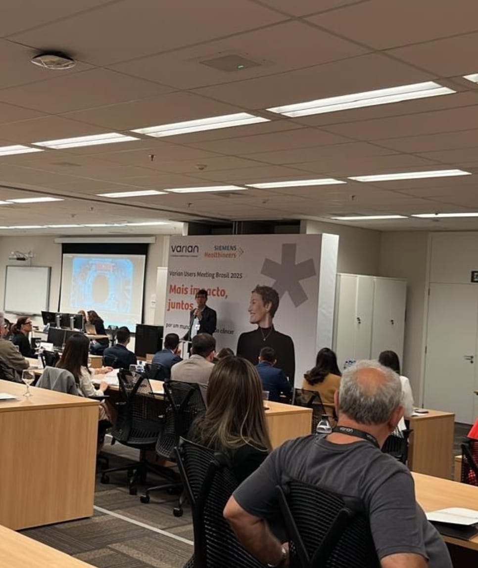 Profissional da Radioterapia da Santa Casa de Marília participa do Varian Users Meeting Brasil junto a diversos profissionais internacionais