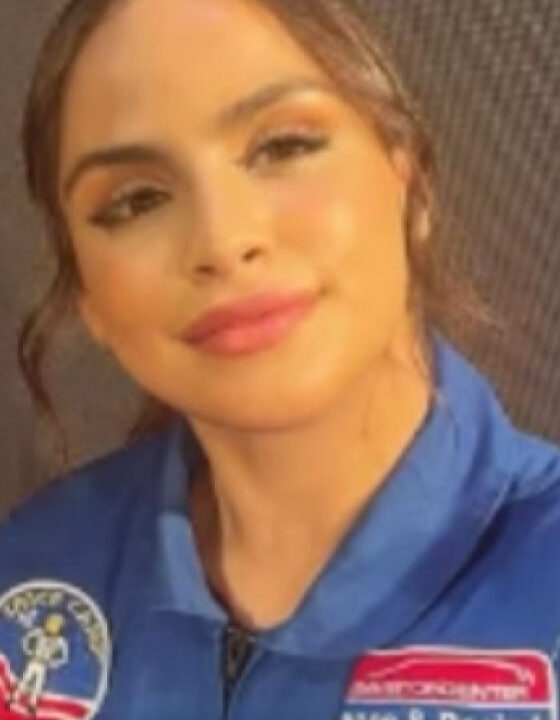 Curso de R$6 mil vira palco para encenação: mulher posa de astronauta e engana internet