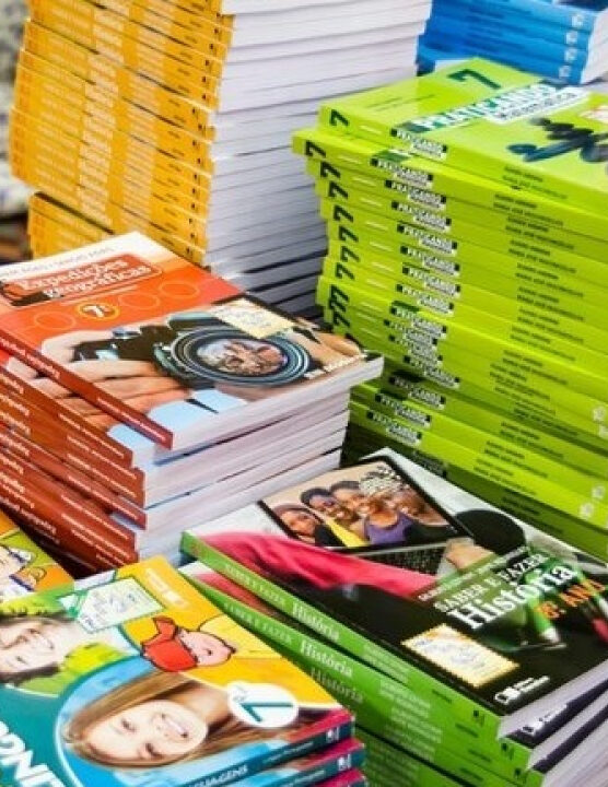 Governo lulista não garante dinheiro para comprar livros didáticos previstos para 2025