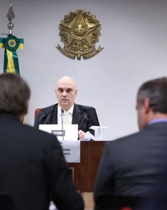 Postura firme de Bolsonaro e ausência de ‘massacre’ por Moraes geram descontentamento na grande mídia