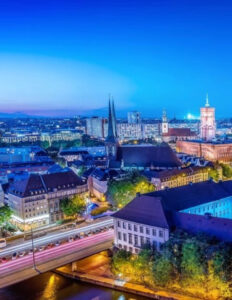 De malas prontas? Cidades na Alemanha estão bancando sua estadia para um novo recomeço