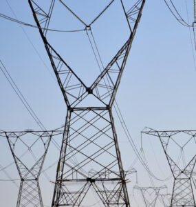 Conta de luz acumula alta de 45% acima da inflação ao longo de 15 anos