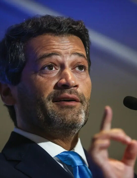 Líder de partido político em Portugal anuncia investigação contra Gilmar Mendes no país