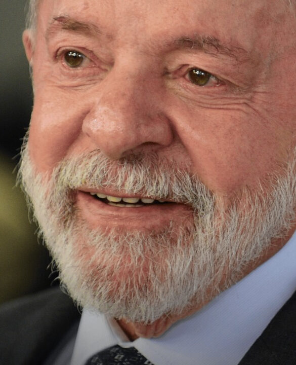 URGENTE: Aprovação de Lula cai para 28% em pesquisa da folha, desaprovação cresce