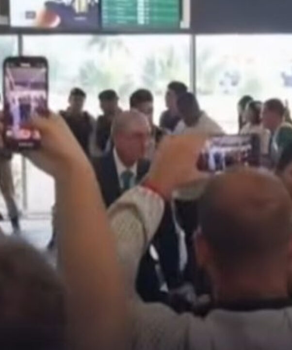 Ex-deputado Eduardo Cunha é chamado de ‘ladrão’ e ‘traidor’ em aeroporto; VEJA VÍDEO