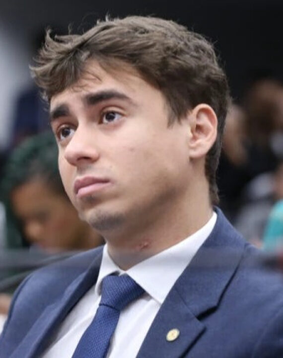 ‘Parcialidade sem limites’: Nikolas critica Moraes por voo com Janja