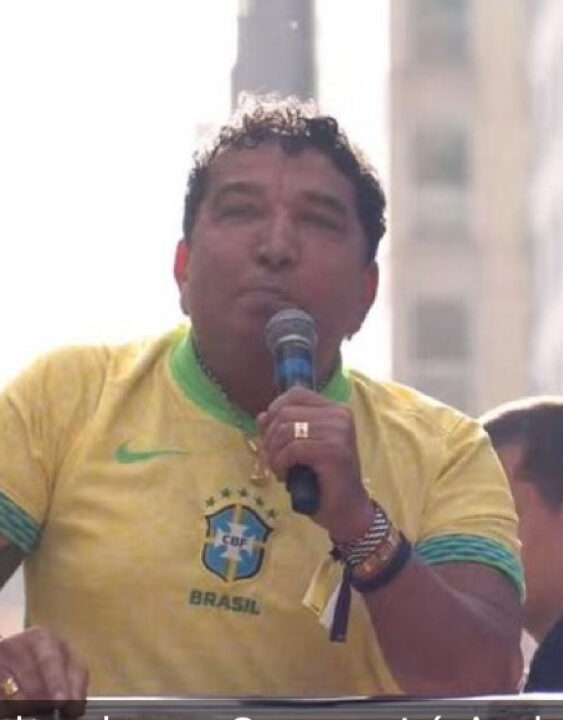 Magno Malta chama Carmen Lúcia de tirana em ato na Paulista