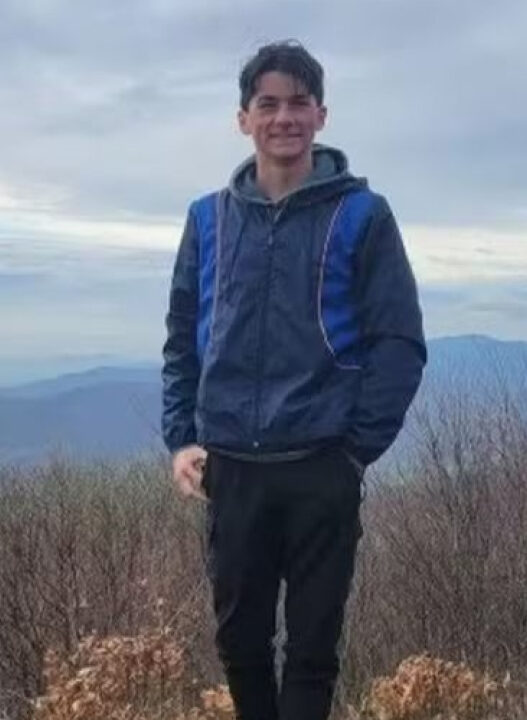 Adolescente sofre alucinação por altitude e acaba caindo de penhasco