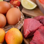 Falta de B12? Veja os sintomas e como a alimentação pode combater o problema