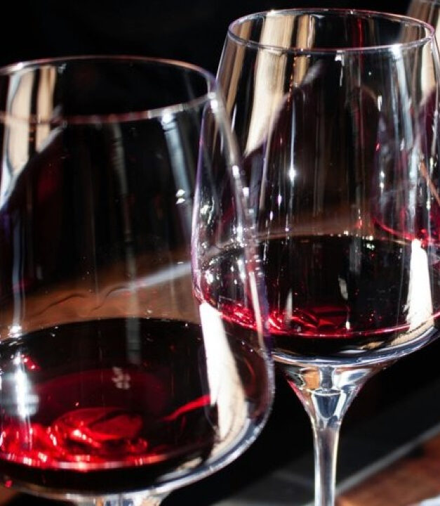 Taça na mão: conheça os países que brilham no ranking dos melhores vinhos do mundo