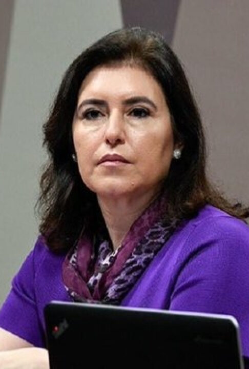Simone Tebet ministra de Lula é vaiada em sua cidade, Três Lagoas