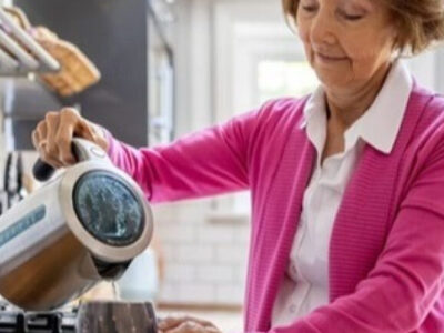 Teste da xícara de chá pode revelar os primeiros sinais de Alzheimer; entenda