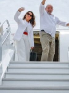 Lula embarca para mais uma viagem internacional, a décima do ano
