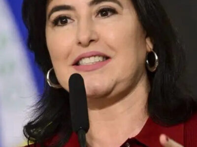 Ministra Simone Tebet é vaiada em sua cidade natal durante evento; VEJA VÍDEO