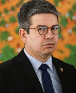 Bolsonaro relembra vídeo antigo de Randolfe cobrando impeachment de Moraes