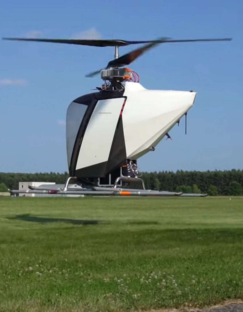 Helicóptero diferentão faz voo teste na Áustria; assista