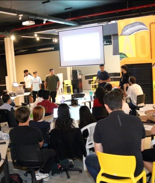 Curso de Inteligência Artificial da Unimar posiciona Marília como um dos principais centros de tecnologia do Brasil. Alunos participam de vários projetos com várias empresas