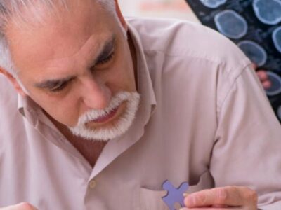 Neurologista com PHD em Harvard: “Dormir desta maneira abre caminho para Alzheimer”. Veja as orientações gerais que ele dá