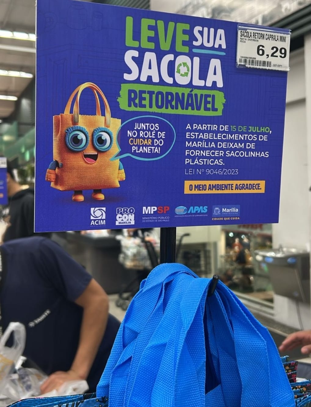 É o fim das sacolinhas: lei que obriga uso de sacolas reutilizáveis/ recicláveis ou retornáveis entra em vigor hoje