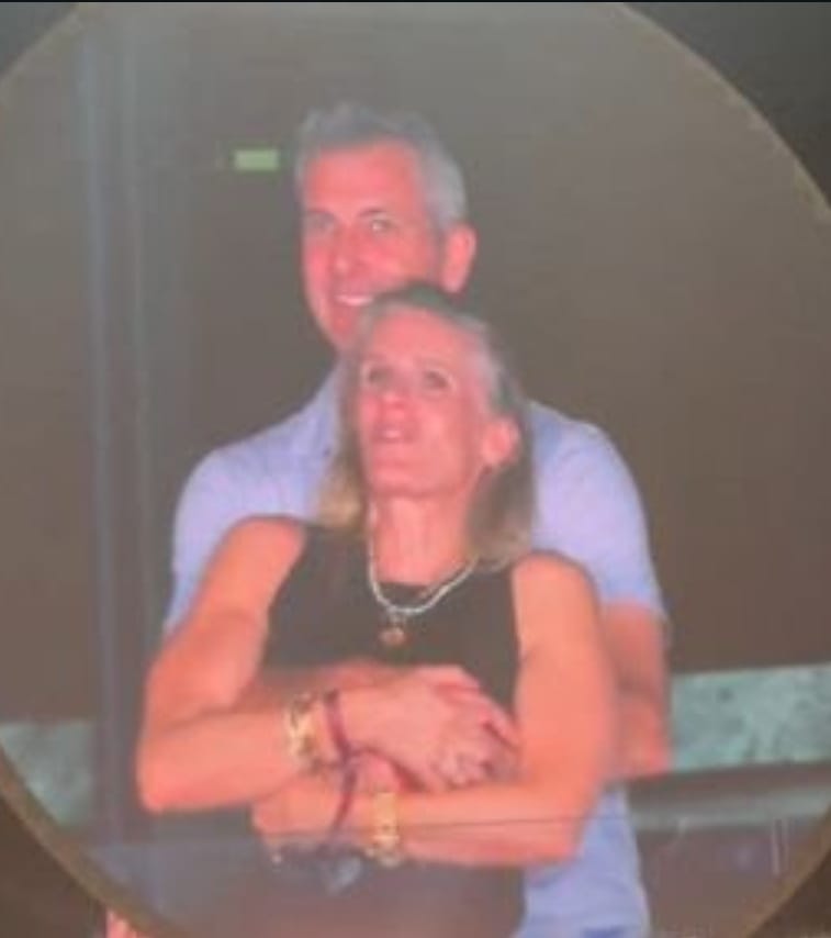 Quem trai quer ser visto? Flagra no show do Coldplay vira meme e levanta debate sobre a infidelidade, inconsciente e falta de coragem