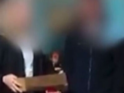 CHÁ REVELAÇÃO: Mulher viraliza ao revelar traições do marido com a família toda reunida; VEJA VÍDEO