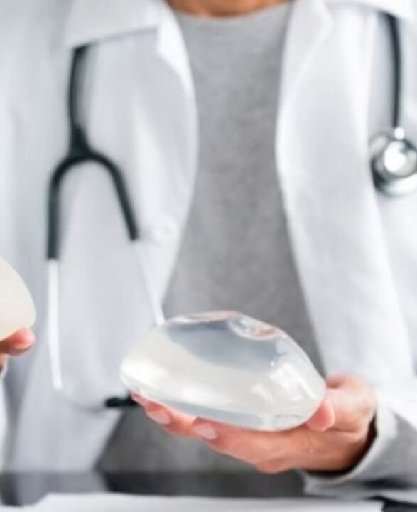 Anvisa proíbe o uso de próteses mamárias e de glúteos