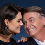 AMOR: Bolsonaro não quer fugir do país para não ficar longe de Michelle, afirma jornalista