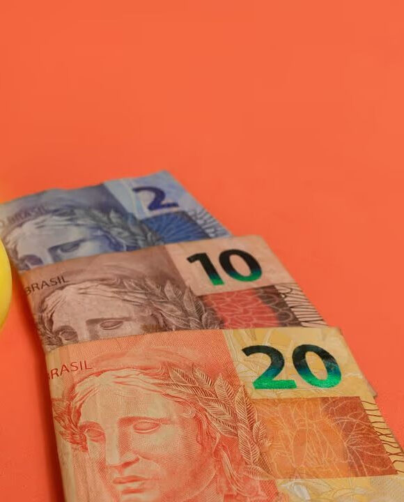 Veja como cortar 15% da conta de energia sem esforço
