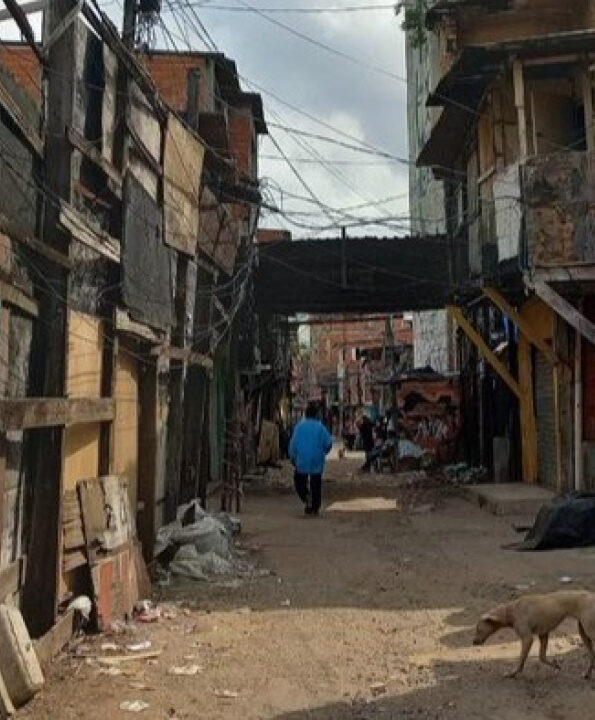 Facção cobra até R$ 100 mil de moradores que deixaram Favela do Moinho