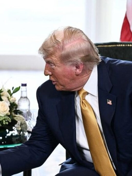 Trump negocia tarifas com China, Japão e União Europeia; Brasil nem é recebido