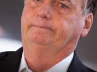 Jair Bolsonaro carregará tornozeleira todo dia e está ‘preso’ a tomada