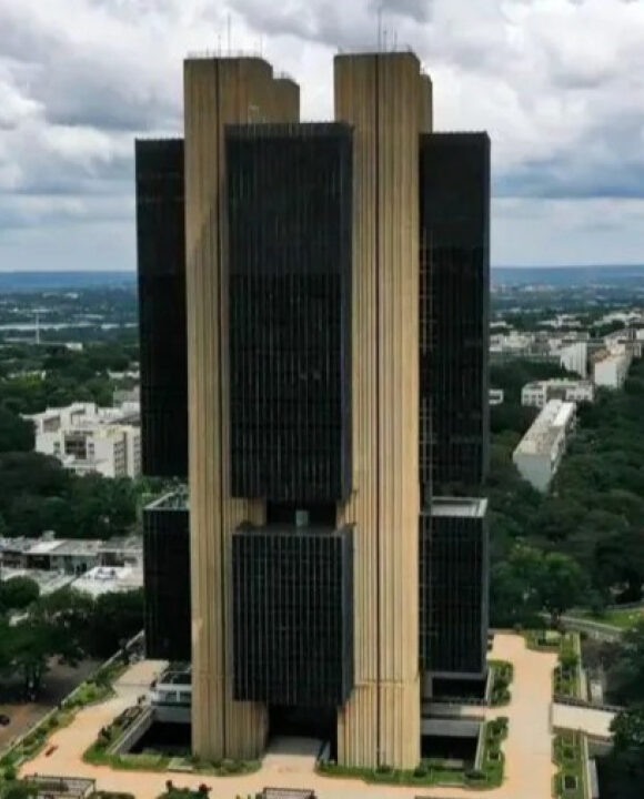 Ataque hacker a serviço bancário ligado ao Banco Central pode ter desviado R$ 800 milhões
