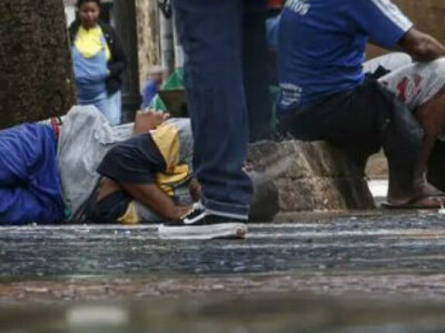 Moradores de rua acolhidos em abrigos de São Paulo também querem Bolsa Família