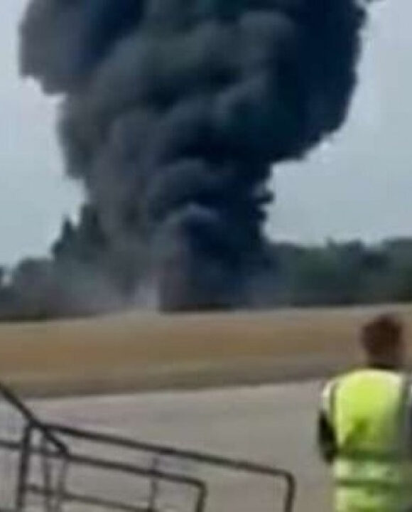 IMAGENS FORTES: Avião cai logo após decolar; VEJA VÍDEO