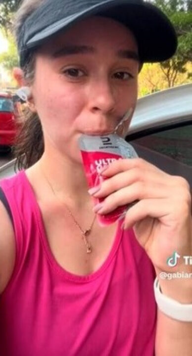 Juiz descobre no TikTok que bolsista não é pobre e aciona Ministério Público