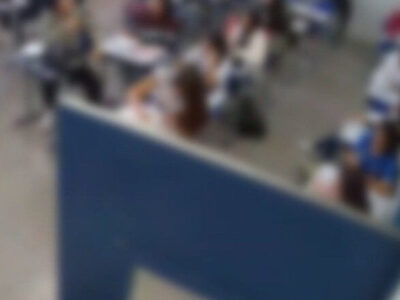 Aluno dá tapa na cara de professora durante aula em escola; VEJA VÍDEO