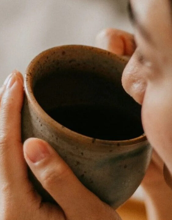 Café preto sem açúcar reduz risco de morte, aponta estudo