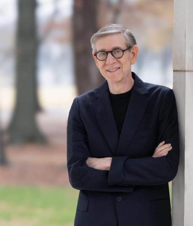 “Dieta, Medicamentos e Dopamina: A Nova Ciência para Alcançar um Peso Saudável”. Conheça o novo livro do Dr. David Kessler, MD’79, ex-chefe da FDA. E as incertezas sbre as canetas emagrecedoras