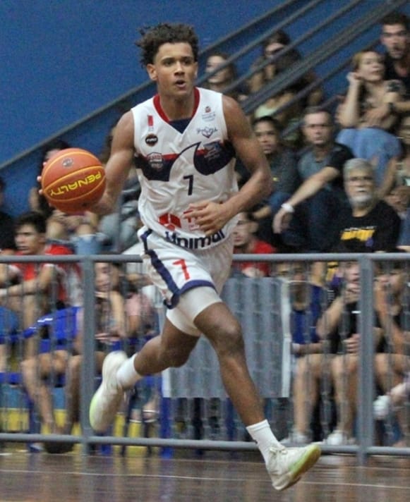 Basquete de Marília vence Rio Claro e assume a quarta colocação no Campeonato Paulista Sub-18 de 2025. Próxima partida será contra o São Paulo