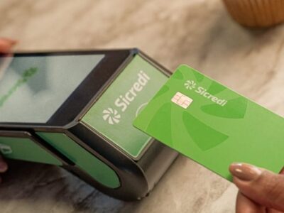 Vendas nas máquinas de cartões do Sicredi crescem 36,4% no Dia dos Pais e movimentam R$ 2,1 bilhões. Confiança dos assciados logistas