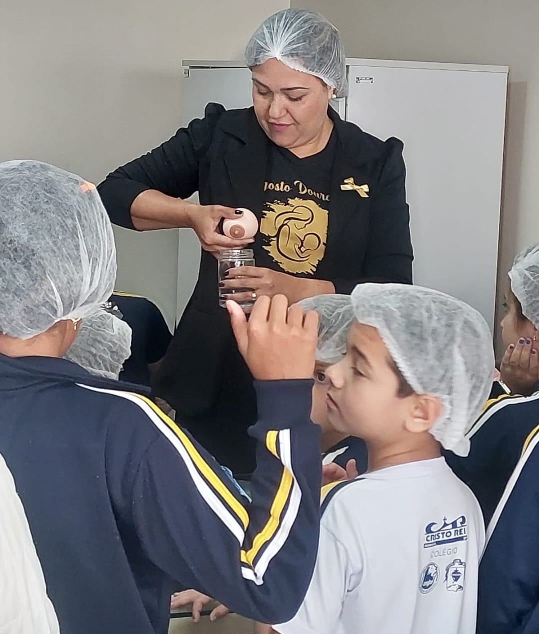 Saúde: alunos do Colégio Cristo Rei de Marília visitam Banco de Leite Humano. Eles conheceram o trabalho executado, que é referência internacional
