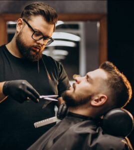 Inscrições abertas para cursos gratuitos da carreta do Programa “Caminho para Capacitação”. Panificação, barbeiro, açougue, manicure e mais. Veja