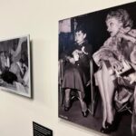 Galeria de Artes abre exposição “O Cinema de Billy Wilder”, inovando com uso de óculos de realidade virtual. Você pode passear por experiências surpreendentes