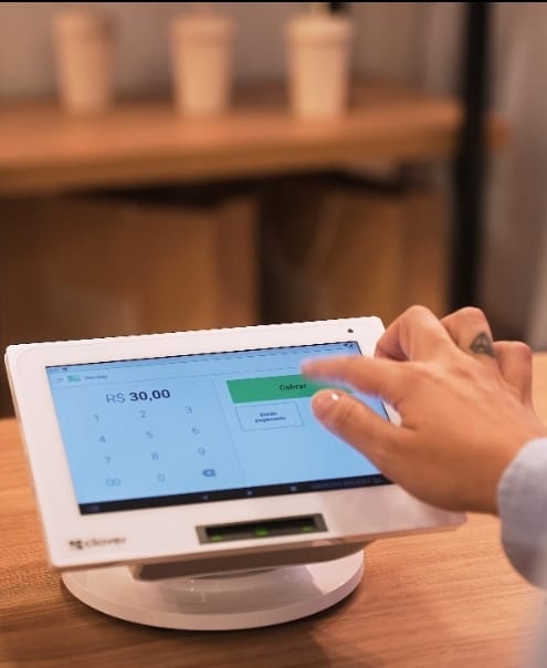Clover: Sicredi disponibiliza solução de pagamento com gestão inteligente de PDV. Conheça os benefícios