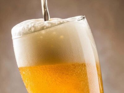 Engenheiro brasileiro encontrou o copo ideal para manter a cerveja gelada por mais tempo