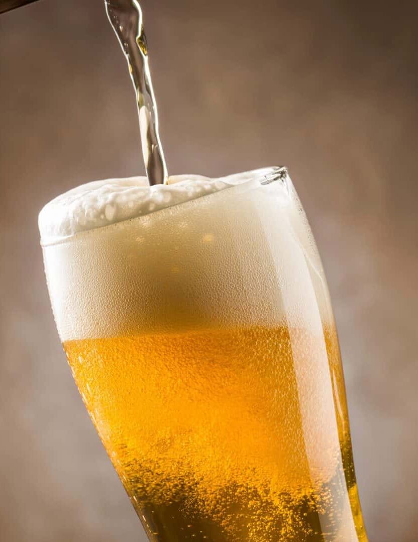 Engenheiro brasileiro encontrou o copo ideal para manter a cerveja gelada por mais tempo