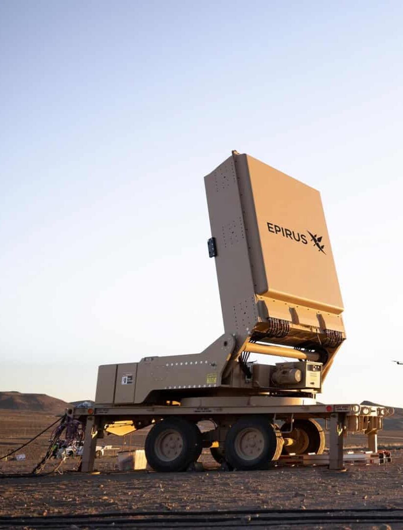 Nova arma eletromagnética pode destruir vários drones em segundos
