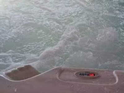 Jacuzzi escaldante transforma passeio de idosas em cena digna de filme de suspense
