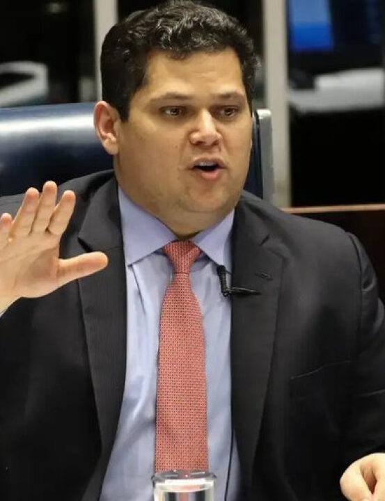 Alcolumbre diz que não vai pautar impeachment de Moraes