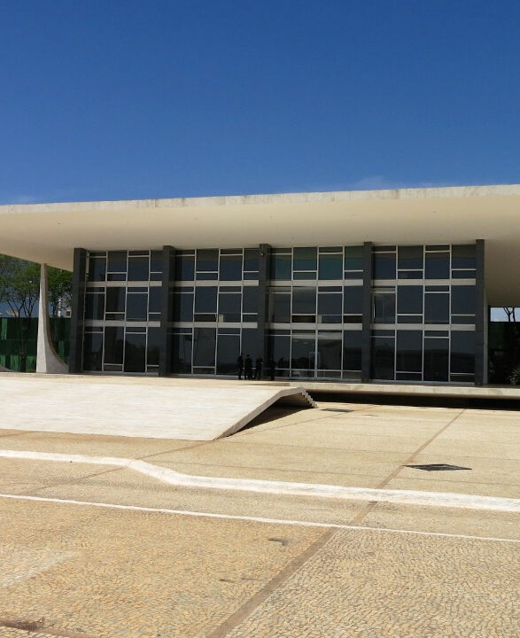 Juízes brasileiros recebem salário 46% maior do que os juízes dos EUA